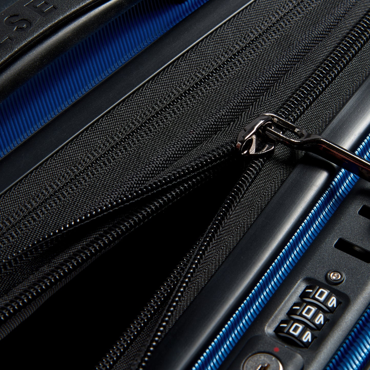 MALA BORDO EXPANSÍVEL COM PORTA NOTEBOOK - SHADOW 5.0 AZUL ESCURO