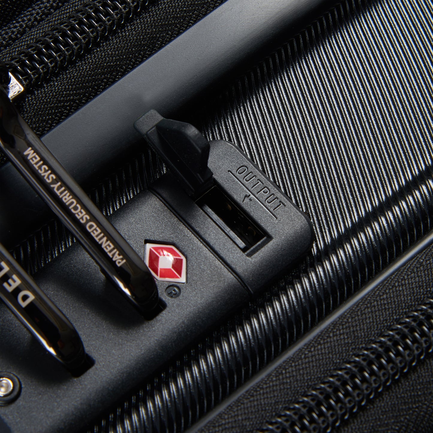 MALA BORDO EXPANSÍVEL COM PORTA NOTEBOOK - SHADOW 5.0 PRETO
