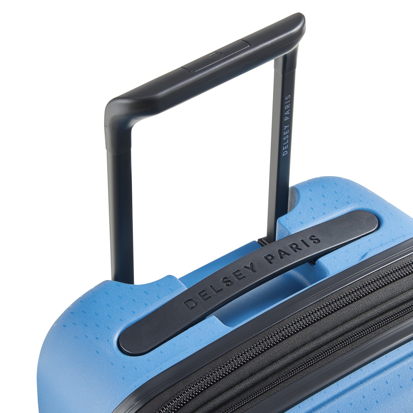 Detalhe da alça retrátil preta sobre mala de bordo azul intenso da DELSEY, evidenciando design moderno e acabamento resistente para viagens.