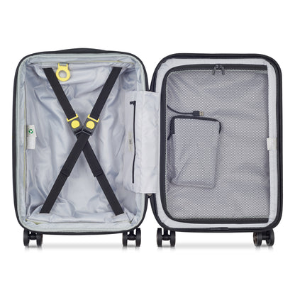 Mala de bordo expansível DELSEY aberta, mostrando compartimento interno com cintas de fixação e bolso organizador em tela para acessórios, ideal para viagens.