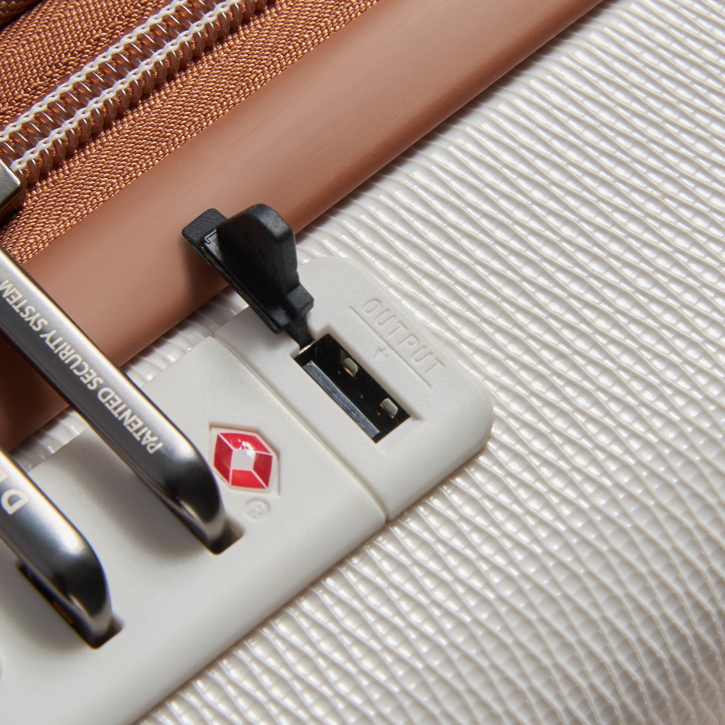 MALA BORDO EXPANSÍVEL COM PORTA NOTEBOOK - CHATELET AIR 2.0 ANGORA