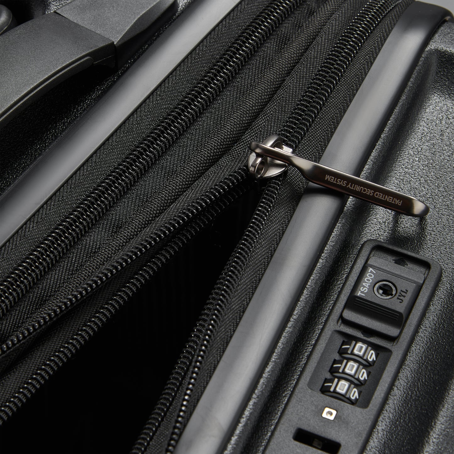 MALA BORDO EXPANSÍVEL COM PORTA NOTEBOOK - TURENNE 2.0 PRETO