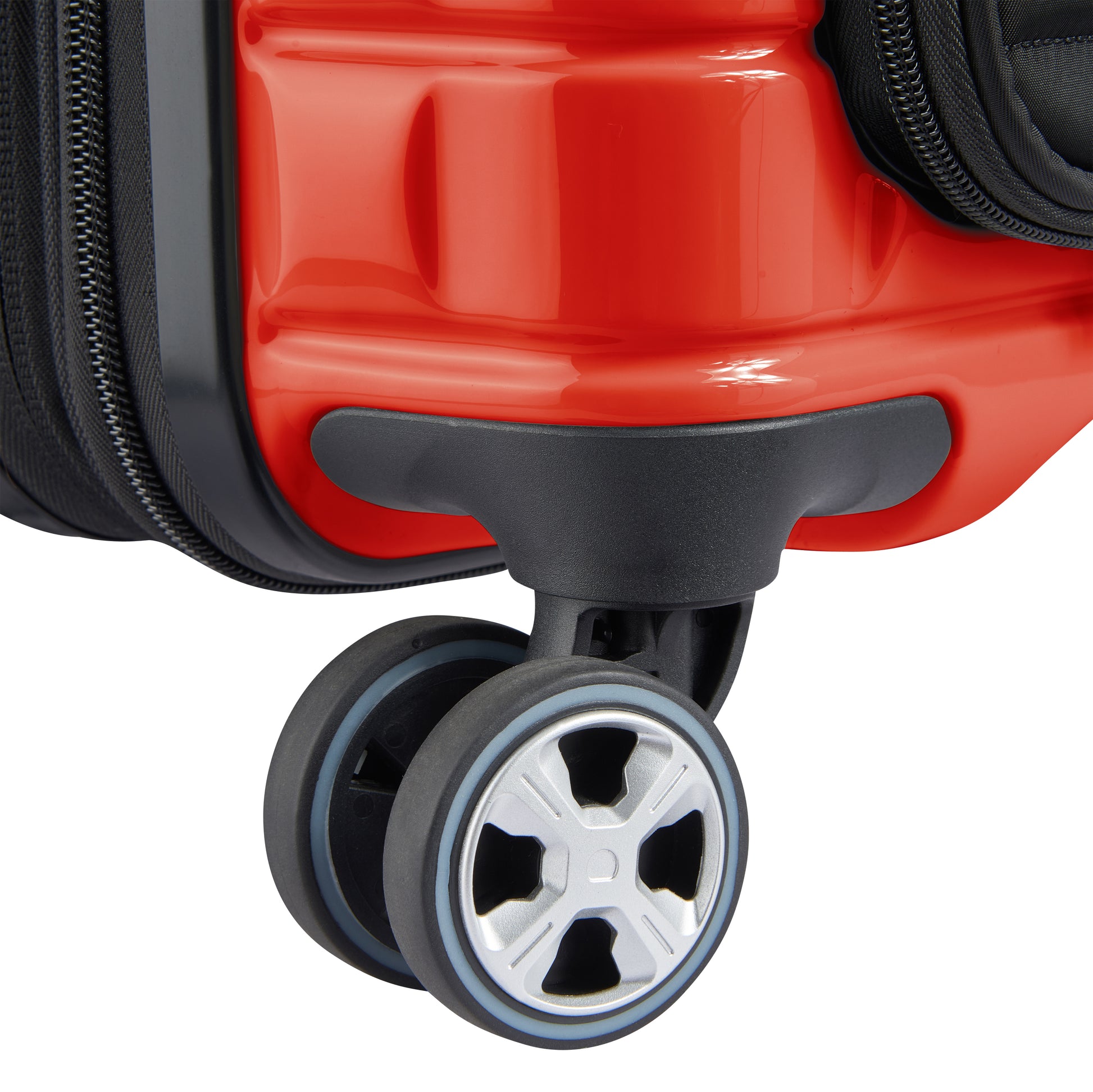 Roda dupla resistente de mala de bordo rígida expandível na cor laranja, modelo DELSEY Shadow 5.0, ideal para viagens com compartimento para notebook.