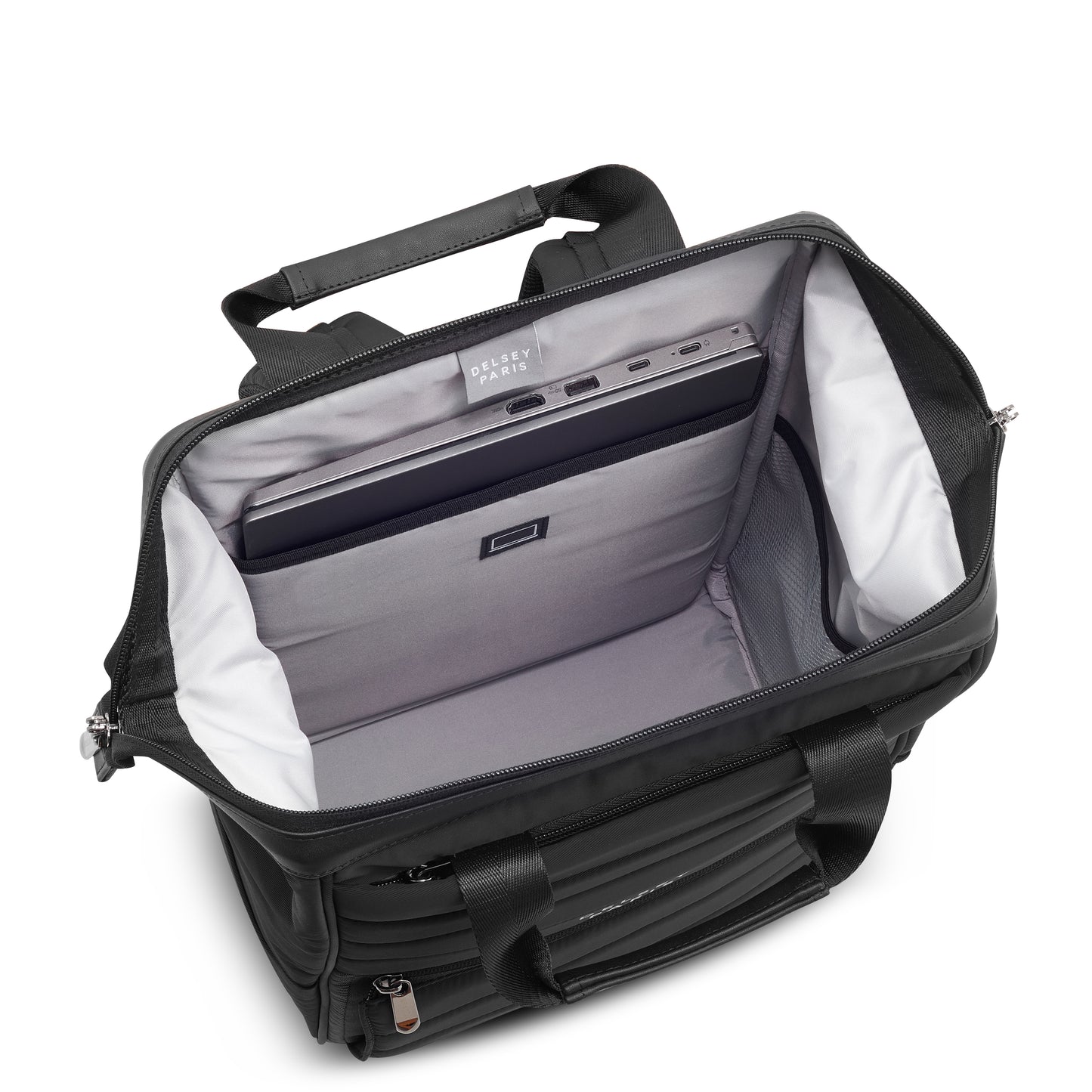 Mochila preta DELSEY com compartimento acolchoado para notebook, design moderno e funcionalidade ideal para transporte seguro de acessórios eletrônicos.
