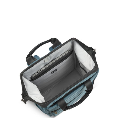 Mochila azul da DELSEY com compartimento interno para notebook, design robusto e funcional, ideal para transporte seguro e organizado em viagens ou uso diário.